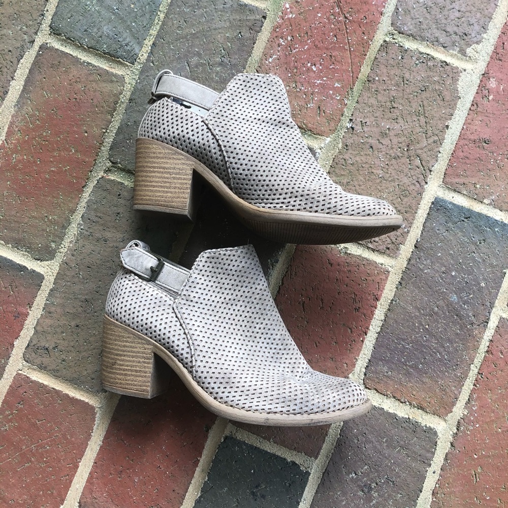 Tan booties - Picture 3 of 3